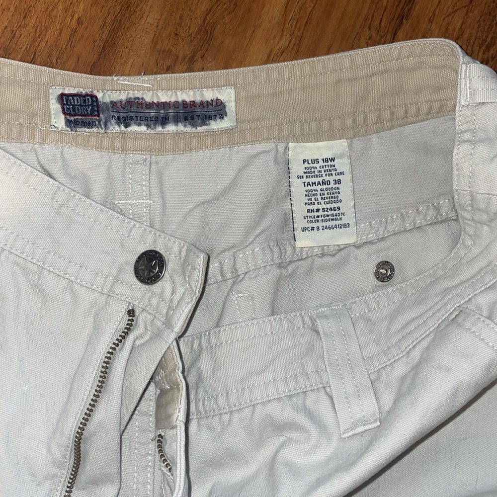 2 pair of women’s shorts size 18 plus size. Jeans shorts are Bermuda. - Picture 4 of 4
